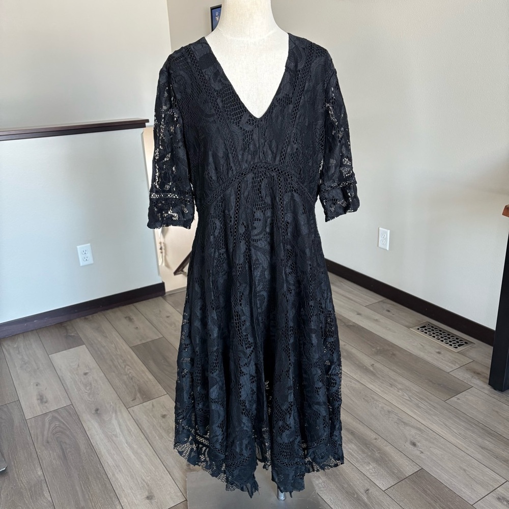 Elegant Black Lace Dress